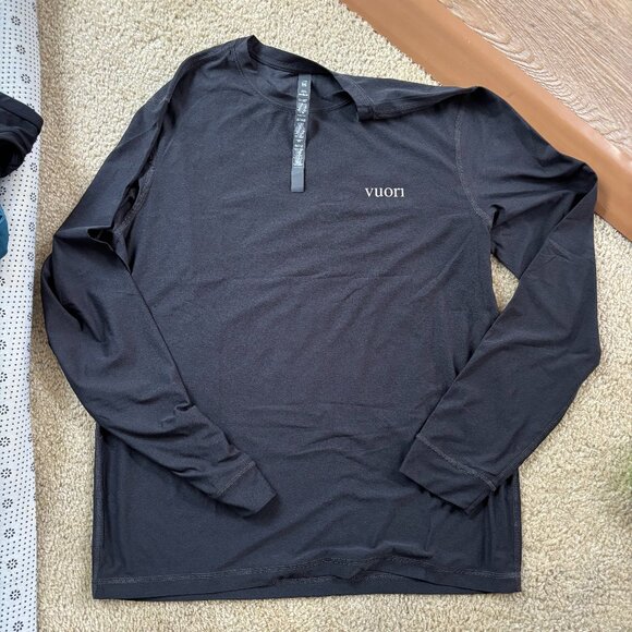 NWOT Men's Vuori Long Sleeve Surf Shirt Rashguard - Black, Size M - Picture 1 of 7